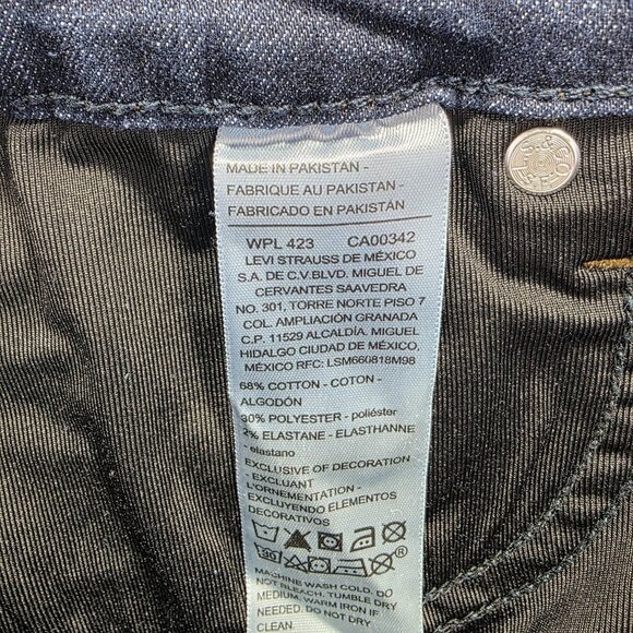 Signature Levi Strauss Jeans Womens 12M Blue Totally Shaping High Rise Flare - Picture 10 of 12